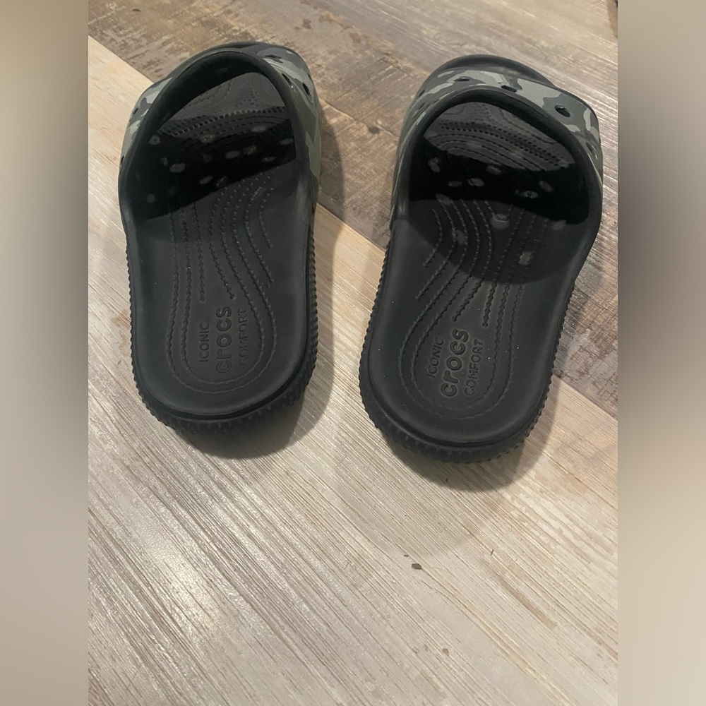 Crocs slides- M6 - Picture 3 of 6